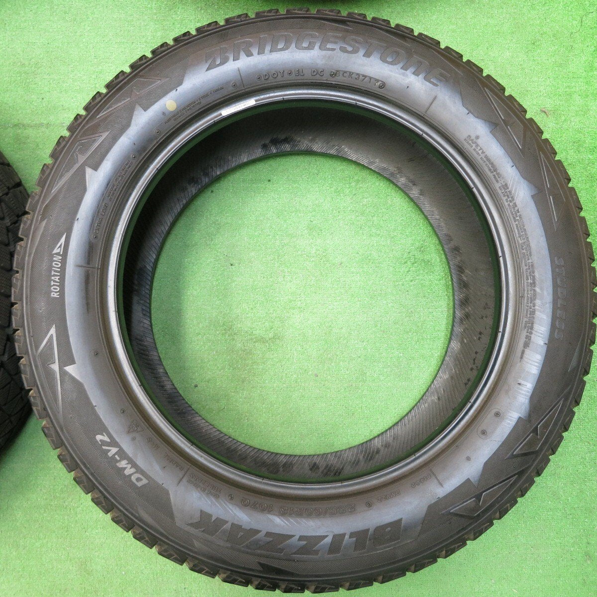 バリ溝!8.5分★スタッドレス 235/60R18 ブリヂストン ブリザック DM-V2 レクサス RX CR-V エクストレイル等★4032712イスタ