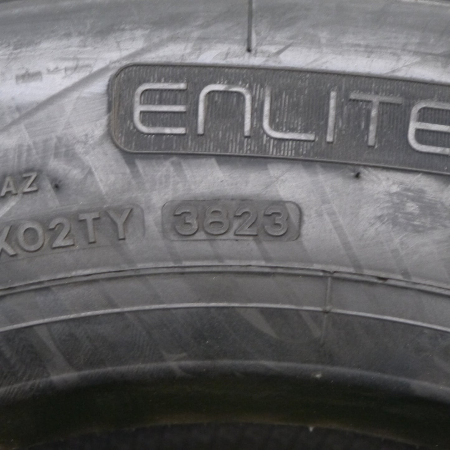 未使用!23年!2本★トラック タイヤ 245/70R19.5 136/134J スタッドレス ブリヂストン W999 19.5インチ★5061104KKスタ