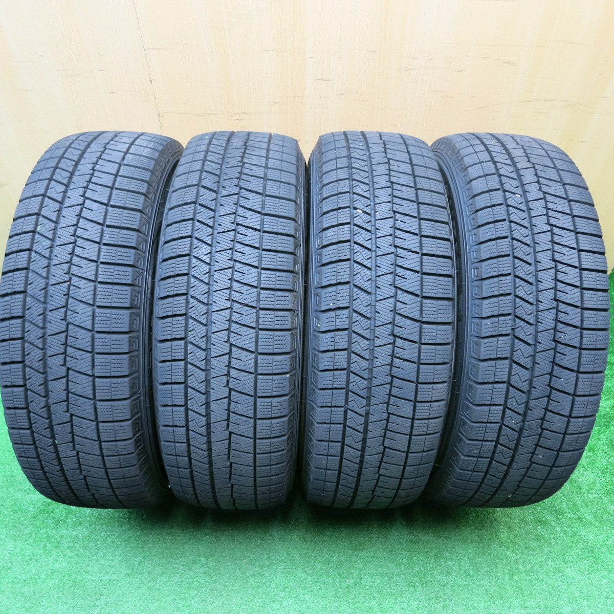 バリ溝!23年!キレイ!9.5分以上★40 アルファード ヴェルファイア 等 225/65R17 スタッドレス ダンロップ ウインターマックス 03 DUFACT デュファクト 17インチ PCD120/5H★5102302HAス