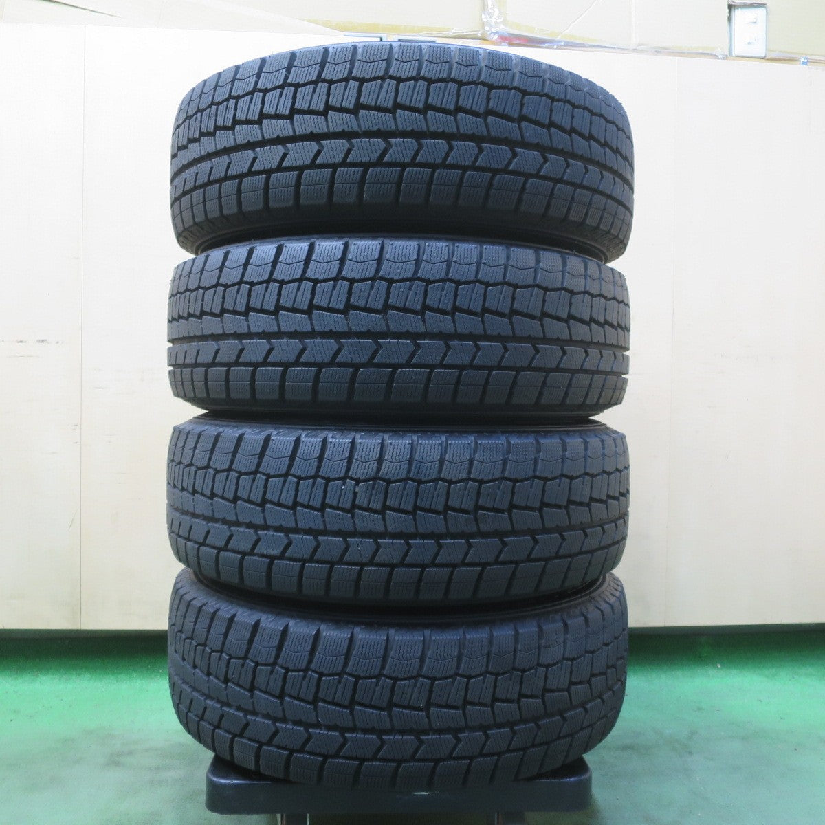 バリ溝!24年!キレイ!ほぼ10分★スタッドレス 195/65R15 ダンロップ ウインターマックス WM02 WAREN ヴァーレン 15インチ PCD114.3/5H★6060905イス