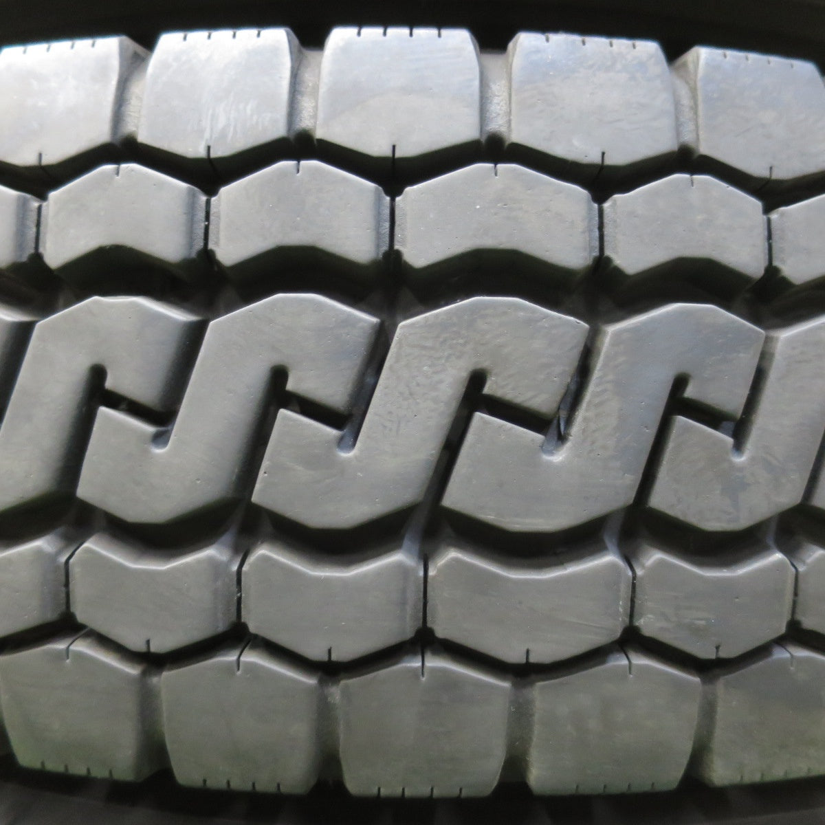 バリ溝!25年!8.5分!6本★トラック タイヤ 205/85R16 117/115N ブリヂストン エコピア M812 ミックス オールシーズン 16インチ★5101007イスタ