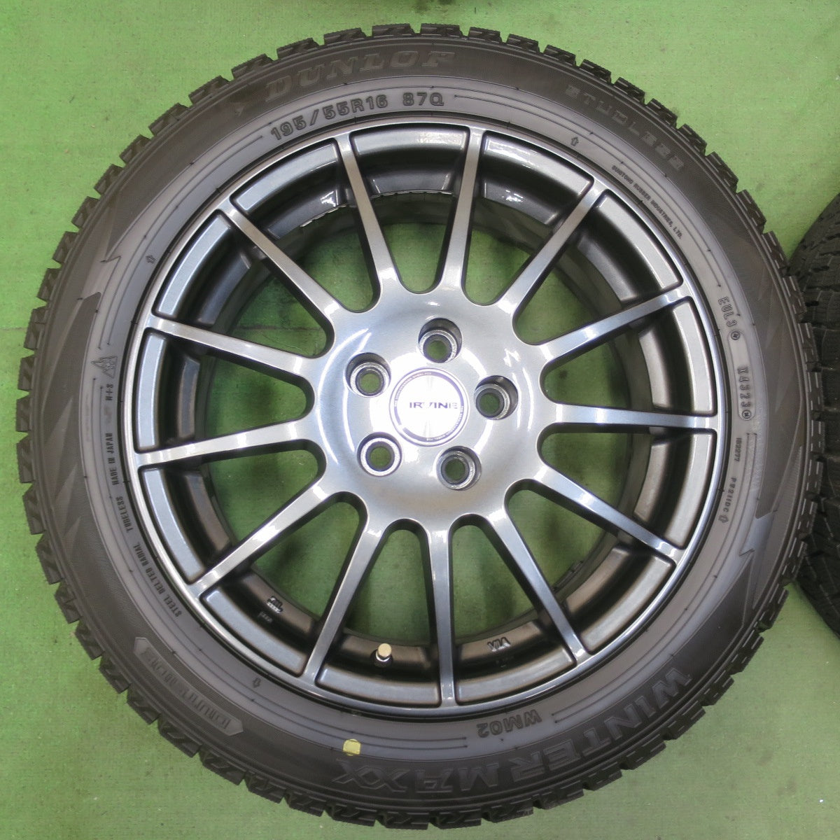 ほぼ未使用!23年!キレイ★アウディ ワーゲン 等 IRVINE F01 195/55R16 スタッドレス ダンロップ ウインターマックス WM02 アーヴィン 16インチ PCD100/5H★5092903イス