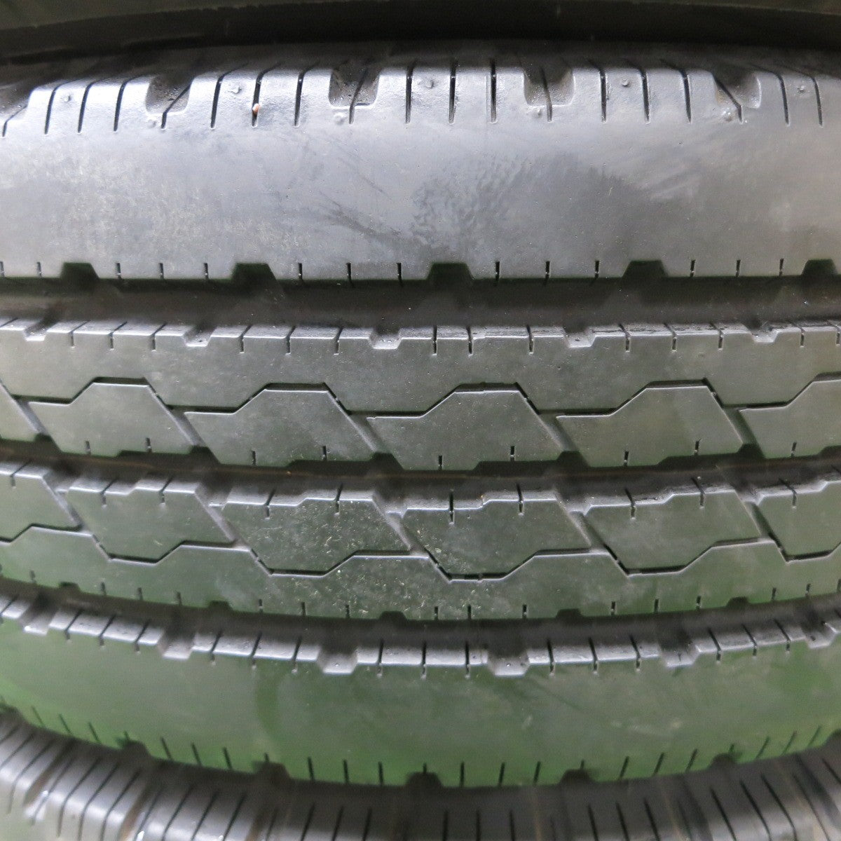 バリ溝!23年!9.5分★トラック 225/60R17.5 116/114N ブリヂストン デュラビス R205 TOPY スチール DURAVIS 17.5インチ 127-9CS PCD222.25/6H★5060303ナノ