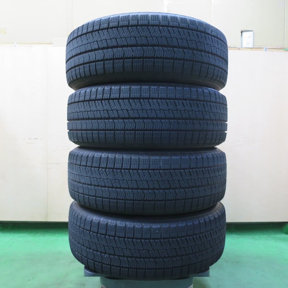 バリ溝!23年!キレイ!9分★スタッドレス 215/60R16 ブリヂストン ブリザック VRX2 SEIN ザイン 16インチ PCD114.3/5H★5051207イス