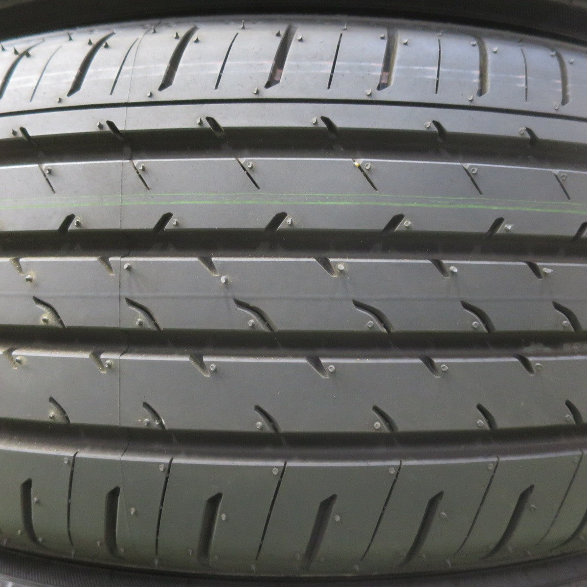 新車外し!25年★225/60R18 ヨコハマ アドバン V03 V03A タイヤ 18インチ 40系 アルファード ヴェルファイア レクサス NX 等★5091110イノタ