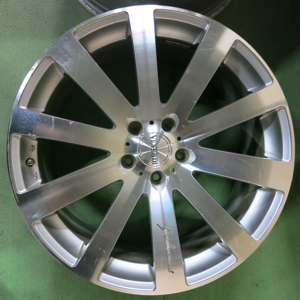 4本価格★VENERDi COSMIC 20インチ ホイール ヴェネルディ コスミック 20×8J PCD114.3/5H★5052810SYホ