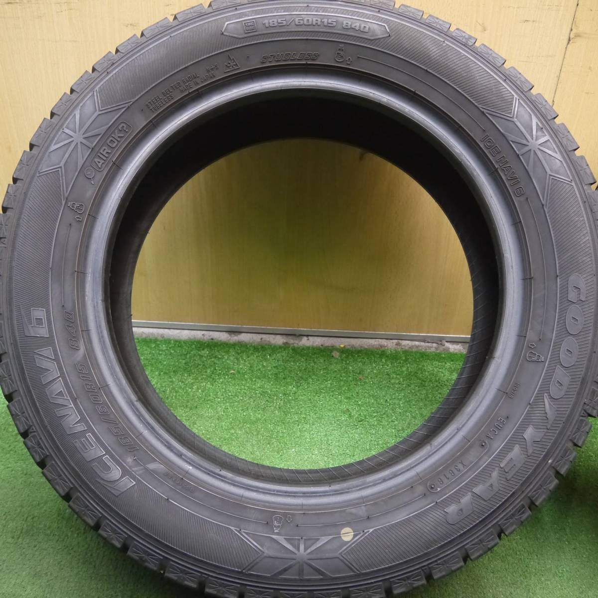 バリ溝!8.5分★スタッドレス 185/60R15 グッドイヤー アイスナビ6 タイヤ ヤリス ヴィッツ フィット 等★3081803Hスタ