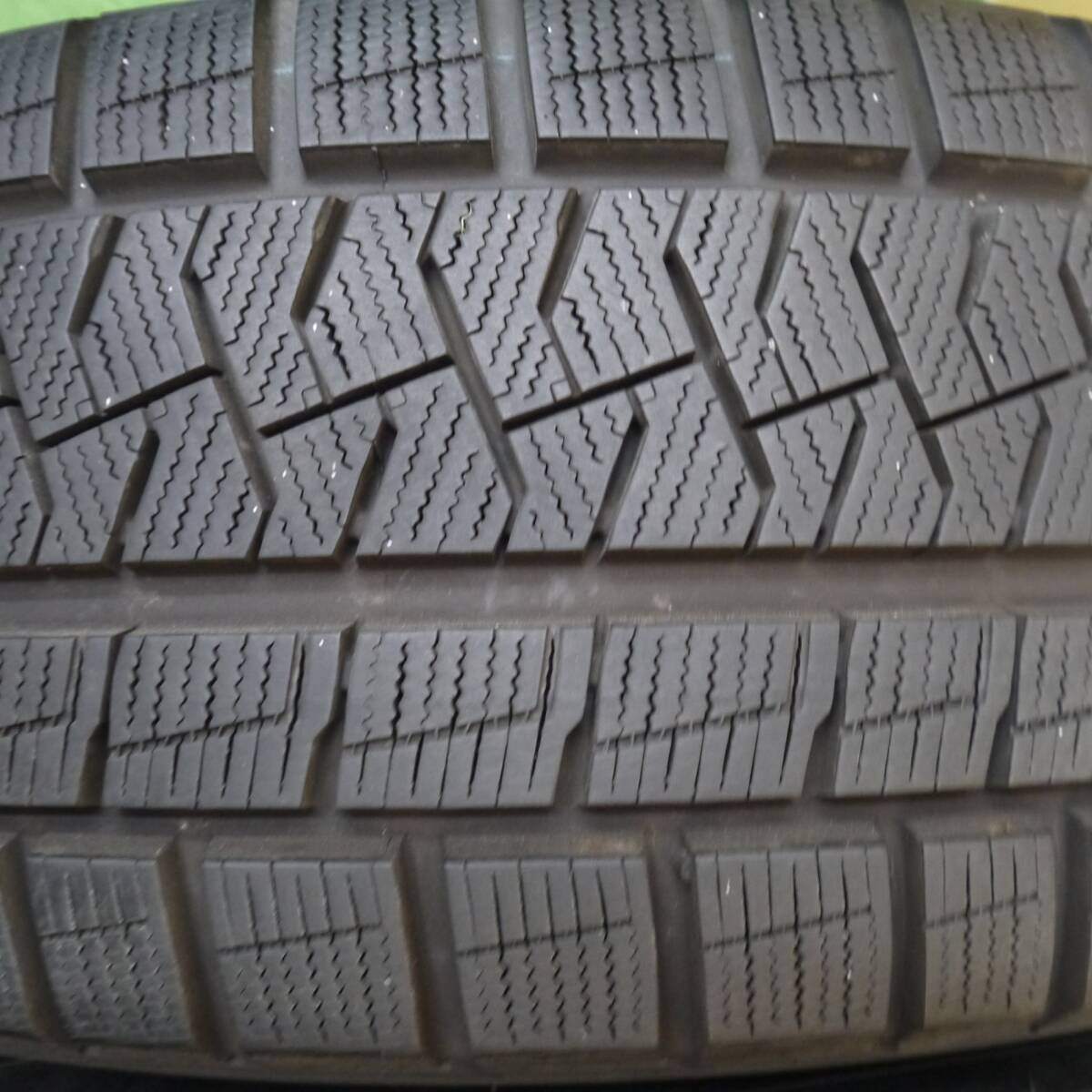 バリ溝!キレイ!8.5分★フォレスター 等 225/60R17 スタッドレス ピレリ アイスアシンメトリコ プラス LAUFBAHN ラウフバーン 17インチ PCD100/5H★5031203Hス