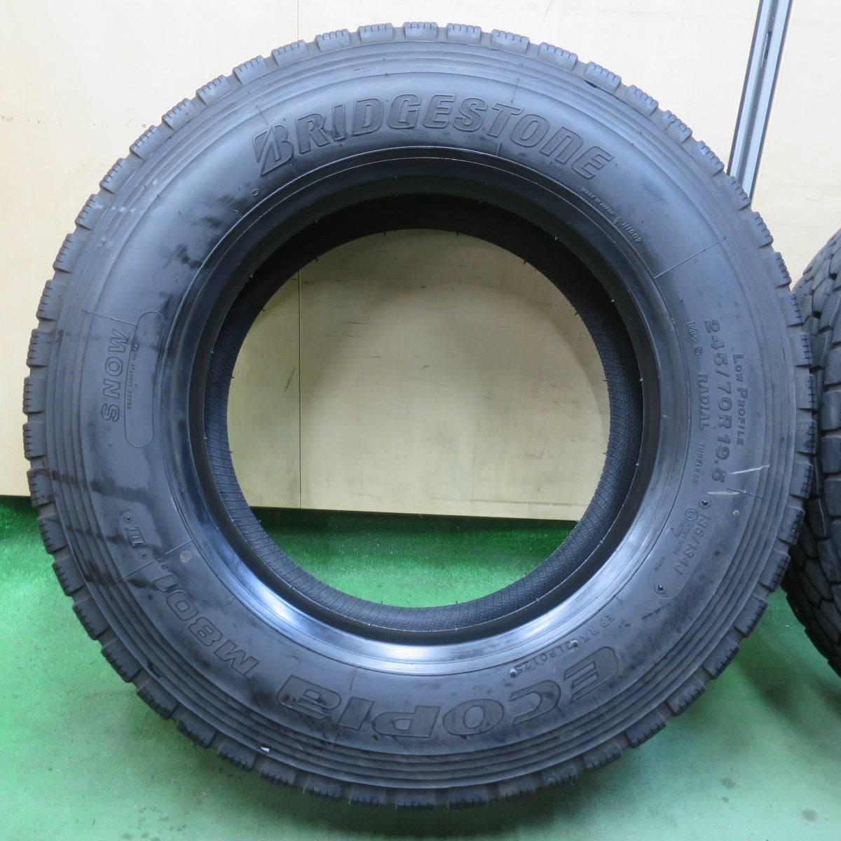 超バリ溝!25年!9.5分以上★トラック バス タイヤ 245/70R19.5 136/134J ブリヂストン エコピア M801 Ⅱ ミックス オールシーズン 19.5インチ★6013103イスタ