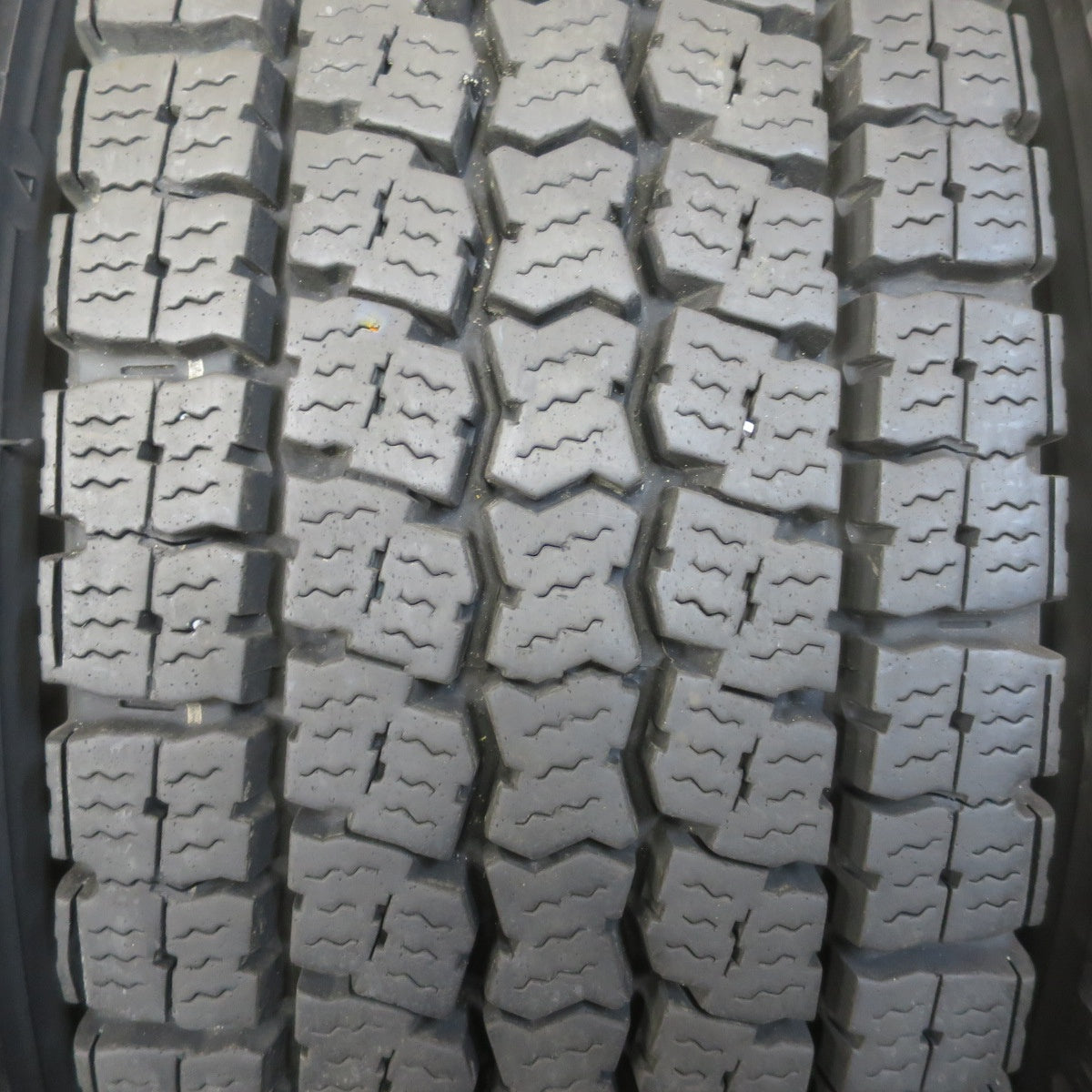 4本価格!22年★トラック タイヤ 245/70R19.5 136/134J スタッドレス トーヨー M919 19.5インチ★6031202イスタ