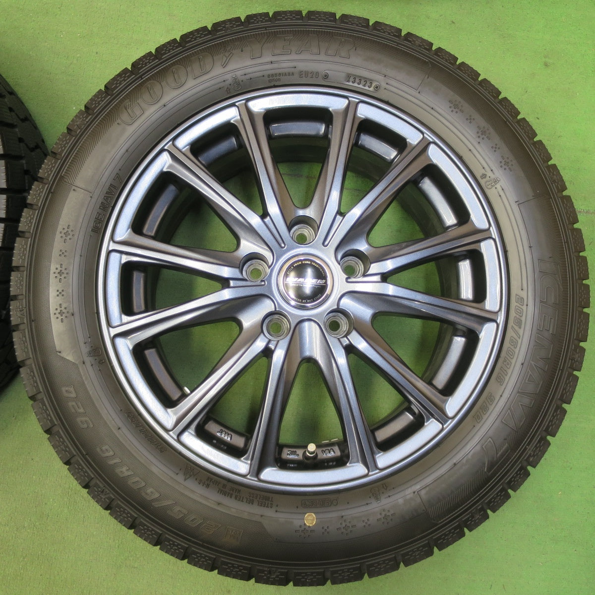 バリ溝!23年!キレイ!ほぼ10分★スタッドレス 205/60R16 グッドイヤー アイスナビ7 WAREN ヴァーレン 16インチ PCD114.3/5H★5072410イス