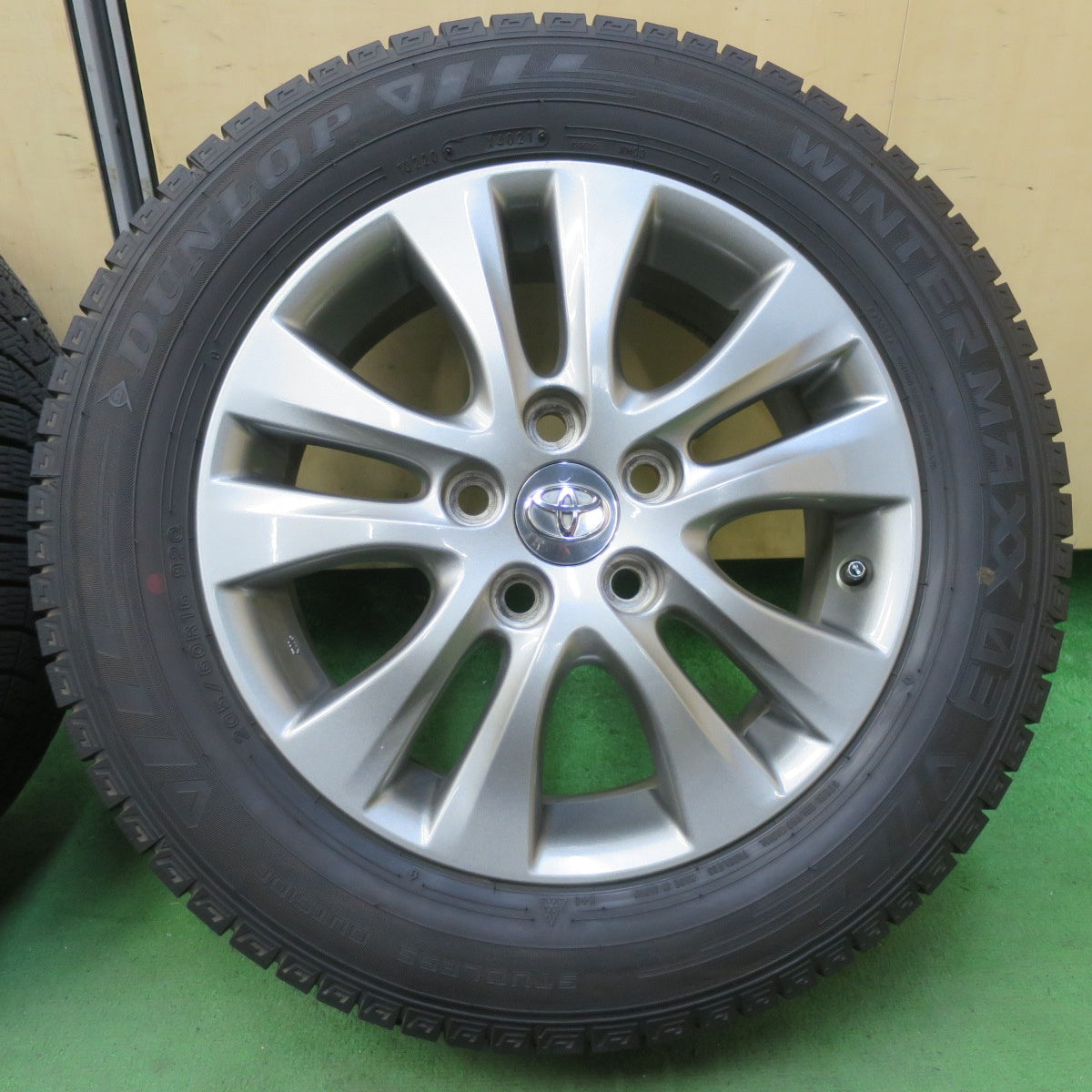 バリ溝!21年!キレイ!9分★トヨタ 70系 ノア ヴォクシー 純正 205/60R16 スタッドレス ダンロップ ウインターマックス 03 16インチ PCD114.3/5H★5081801イス