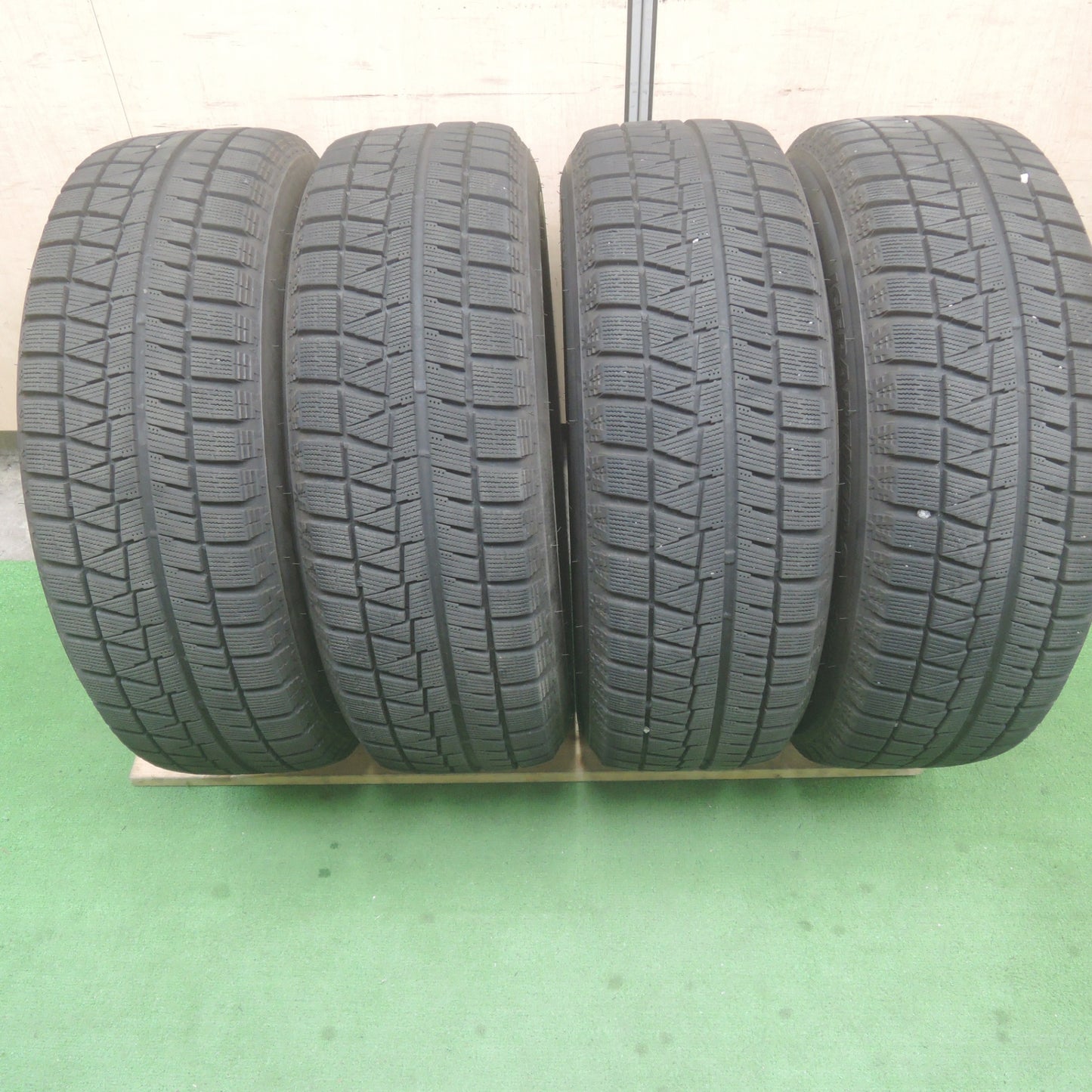 バリ溝!23年!キレイ!9分★スタッドレス 215/60R16 ブリヂストン アイスパートナー2 BALMINUM バルミナ 16インチ PCD114.3/5H★5042302TTス