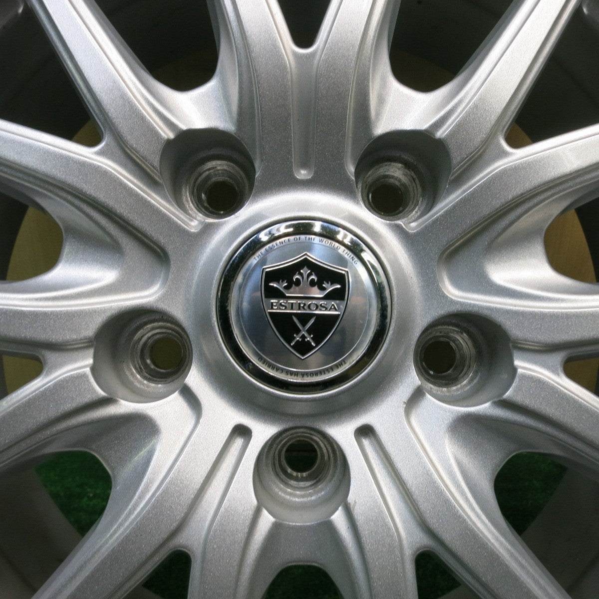 バリ溝!22年!キレイ!9.5分★スタッドレス 215/60R16 ダンロップ ウインターマックス 03 ESTROSA エステローザ 16インチ PCD114.3/5H★5051301TNス