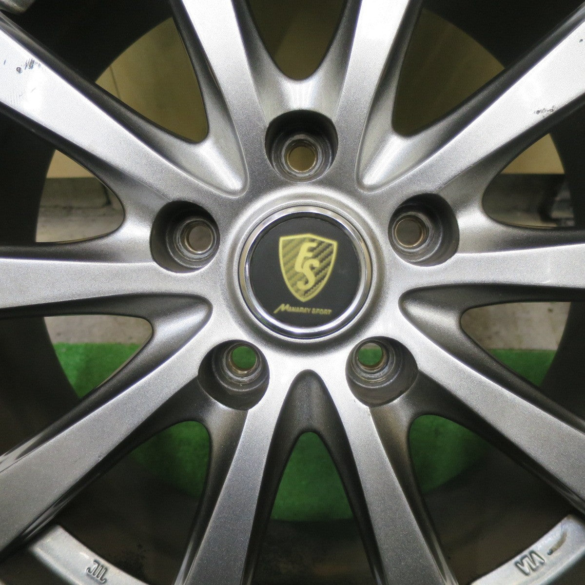 バリ溝!23年!ほぼ10分★スタッドレス 215/55R17 ブリヂストン ブリザック VRX2 MANARAY SPORT マナレイ スポーツ 17インチ PCD114.3/5H★5070104TTス