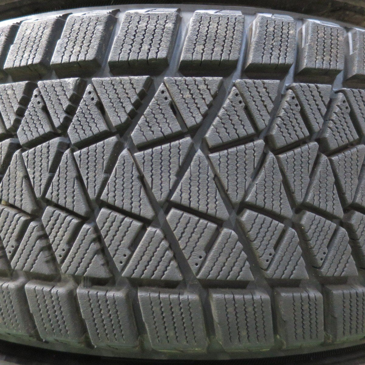 バリ溝!9分★XV 等 225/60R17 スタッドレス ブリヂストン ブリザック DM-V2 MANARAY SPORT マナレイスポーツ 17インチ PCD100/5H★5021116イス