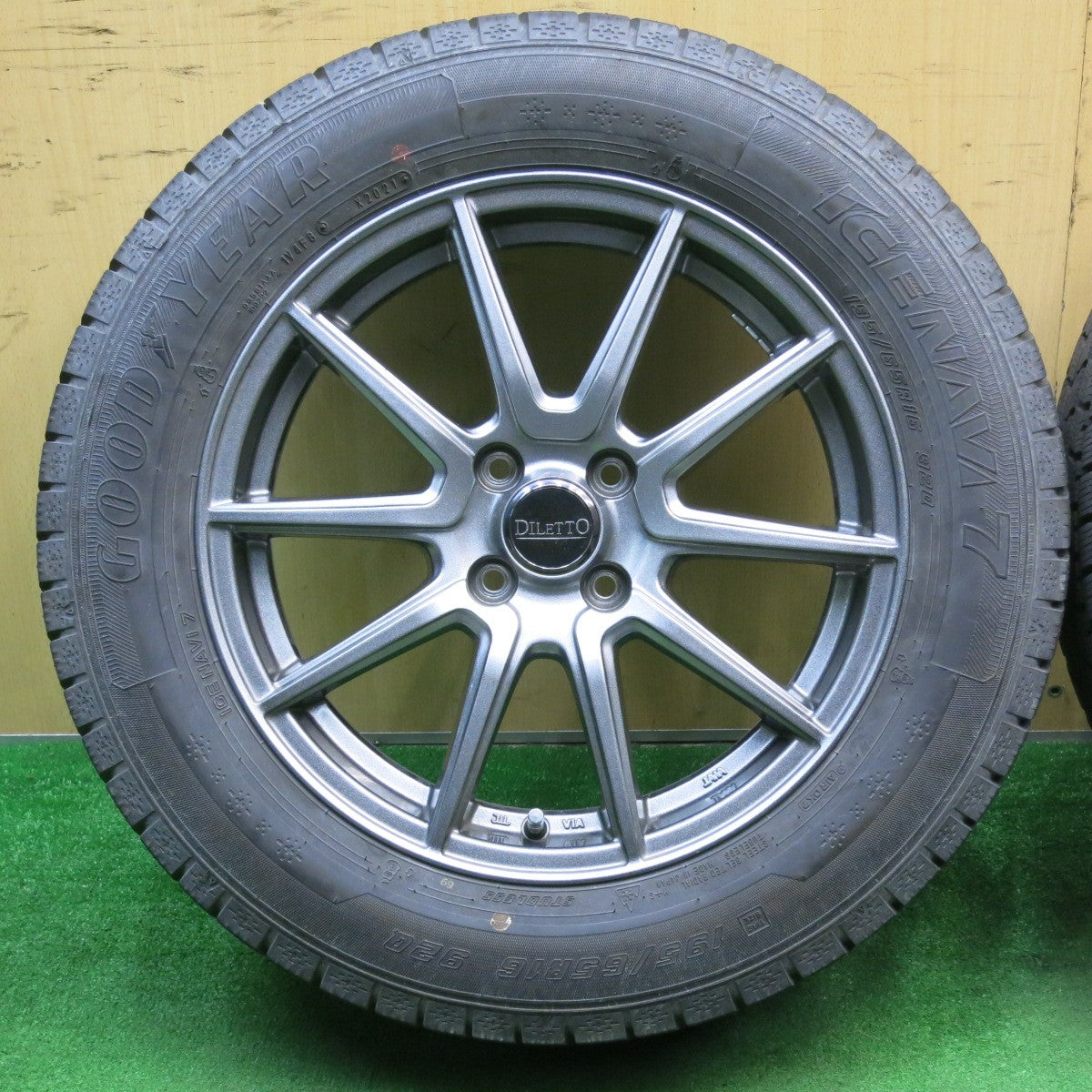 バリ溝!21年!キレイ!9.5分★スタッドレス 195/65R16 グッドイヤー アイスナビ7 DILETTO ディレット 16インチ PCD100/4H★5051206NJス