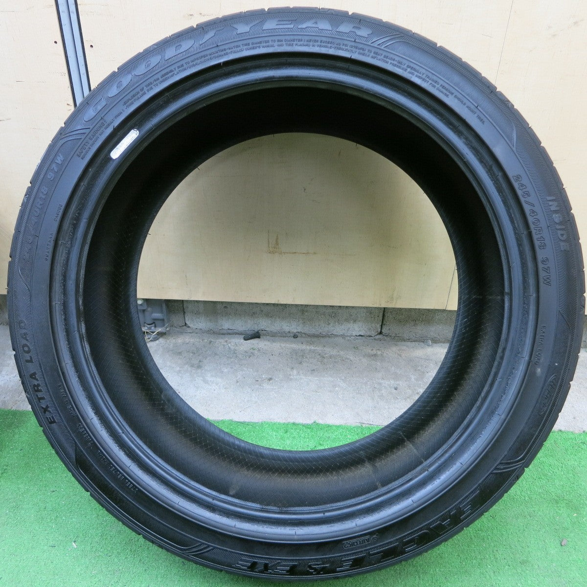 バリ溝!22年!9.5分★245/40R18 グッドイヤー イーグル LS EXE タイヤ 18インチ スバル WRX レヴォーグ 等★5042503TTノタ
