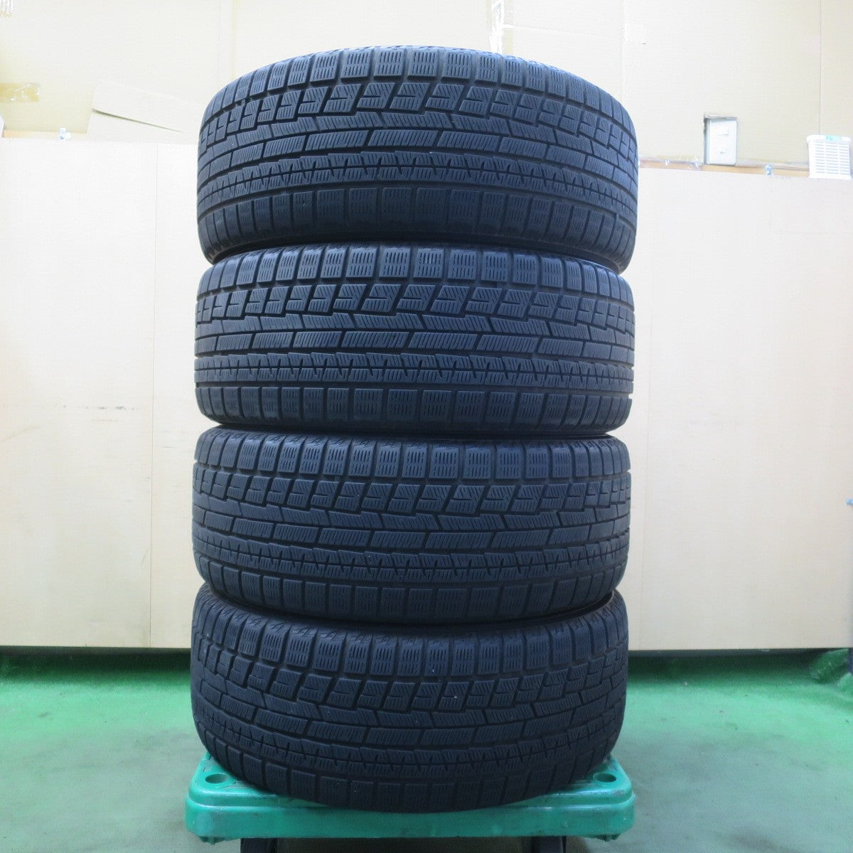 キレイ★トヨタ 70系 カムリ 純正 235/45R18 スタッドレス ヨコハマ アイスガード iG60 18インチ PCD114.3/5H★6052909イス