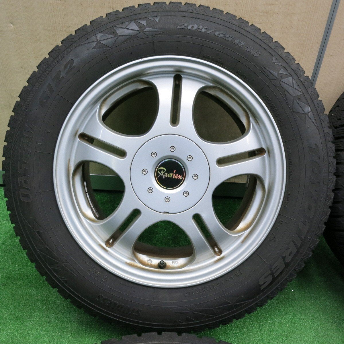 バリ溝!21年!9分★スタッドレス 205/65R16 トーヨー オブザーブ GIZ2 Ravrion ラブリオン 16インチ PCD114.3/5H★4120802TNス
