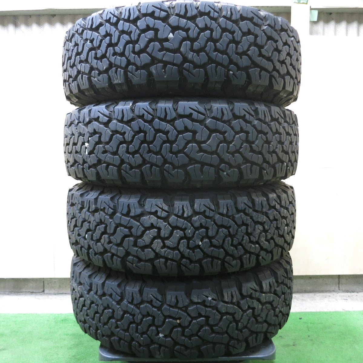 バリ溝!24年!キレイ!9.5分★NITRO POWER SPAS12 H12 SHOTGUN 215/70R16 BFグッドリッチ All-Terrain T/A KO2 16インチ ナイトロパワー PCD139.7/5H★5090501ナノ