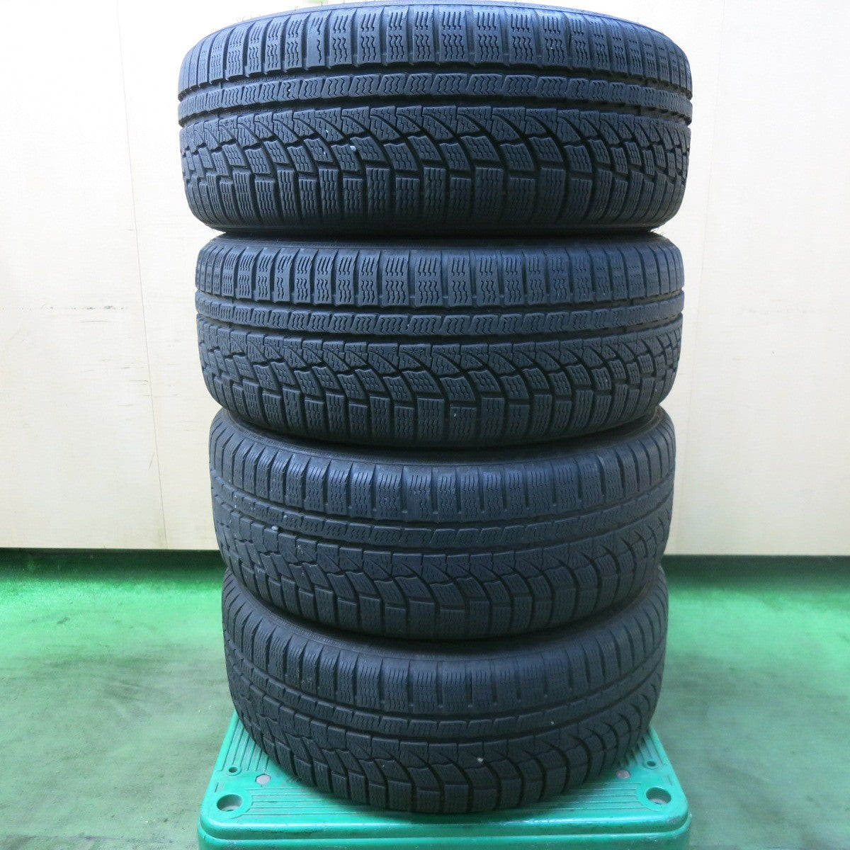 バリ溝!8.5分★BMW 等 MAK LUFT FF 225/45R17 スタッドレス ノキアン WRA4 FRT ルフト MFF 17インチ PCD120/5H★5111703SKス