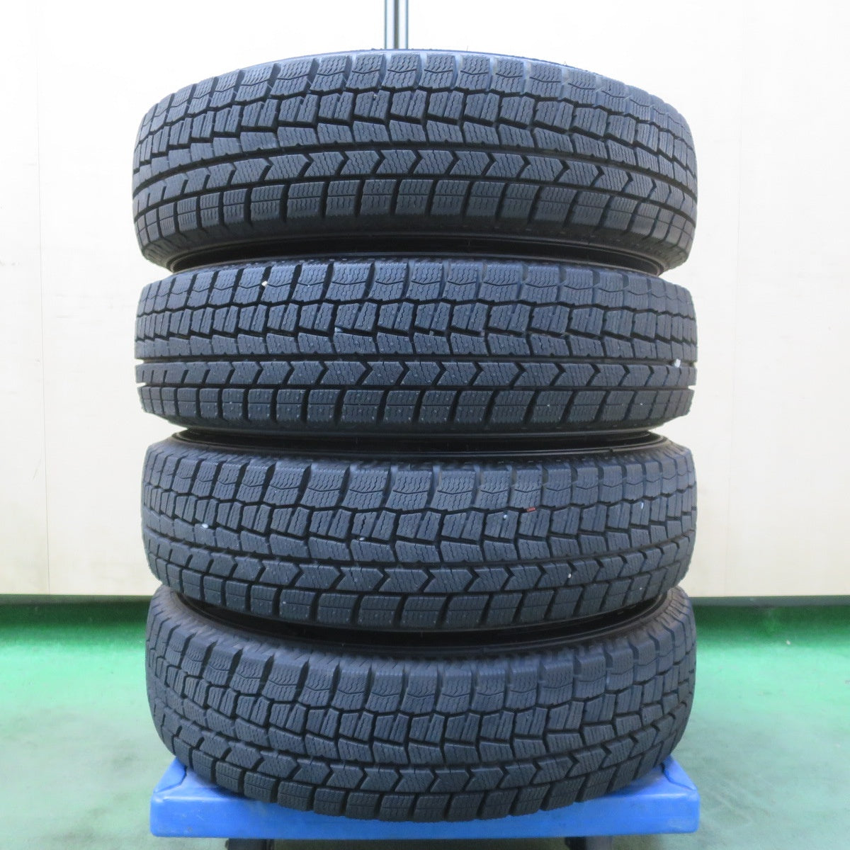 バリ溝!24年!キレイ!ほぼ10分★スタッドレス 155/80R13 ダンロップ ウインターマックス WM02 JOKER ジョーカー 13インチ PCD100/4H★6052910イス