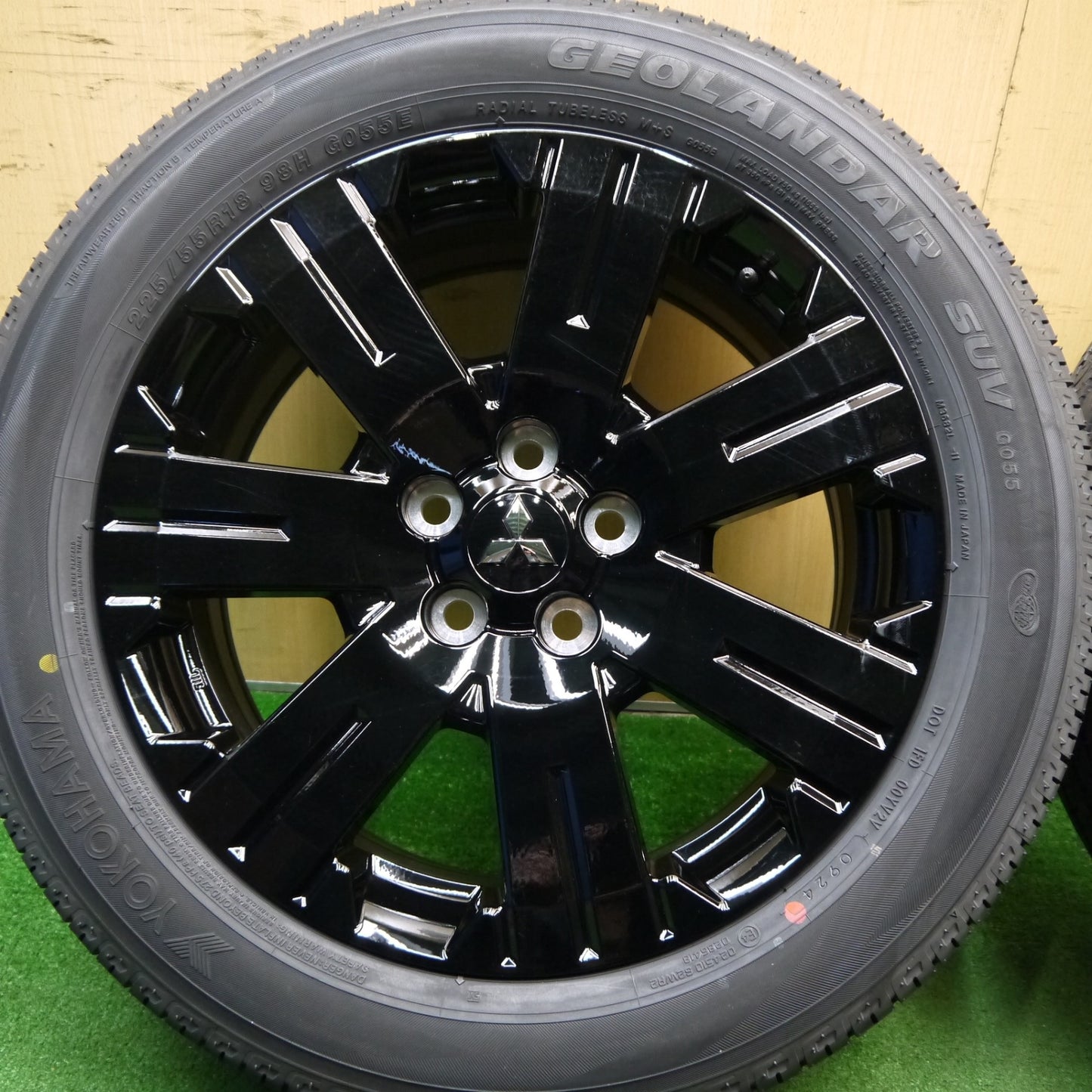 新車外し!24年★三菱 デリカ D:5 シャモニー 純正 225/55R18 ヨコハマ ジオランダー SUV G055 G055E 18インチ PCD114.3/5H★5042105Hノ
