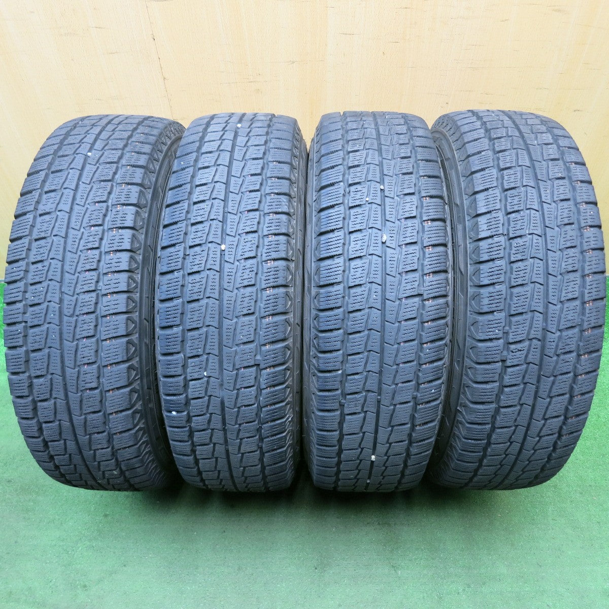 4本価格★ハイエース 等 195/80R15 107/105L スタッドレス ハンコック ウインター RW06 Veneta TS-06 ヴェネタ 15インチ PCD139.7/6H★5071307HAス