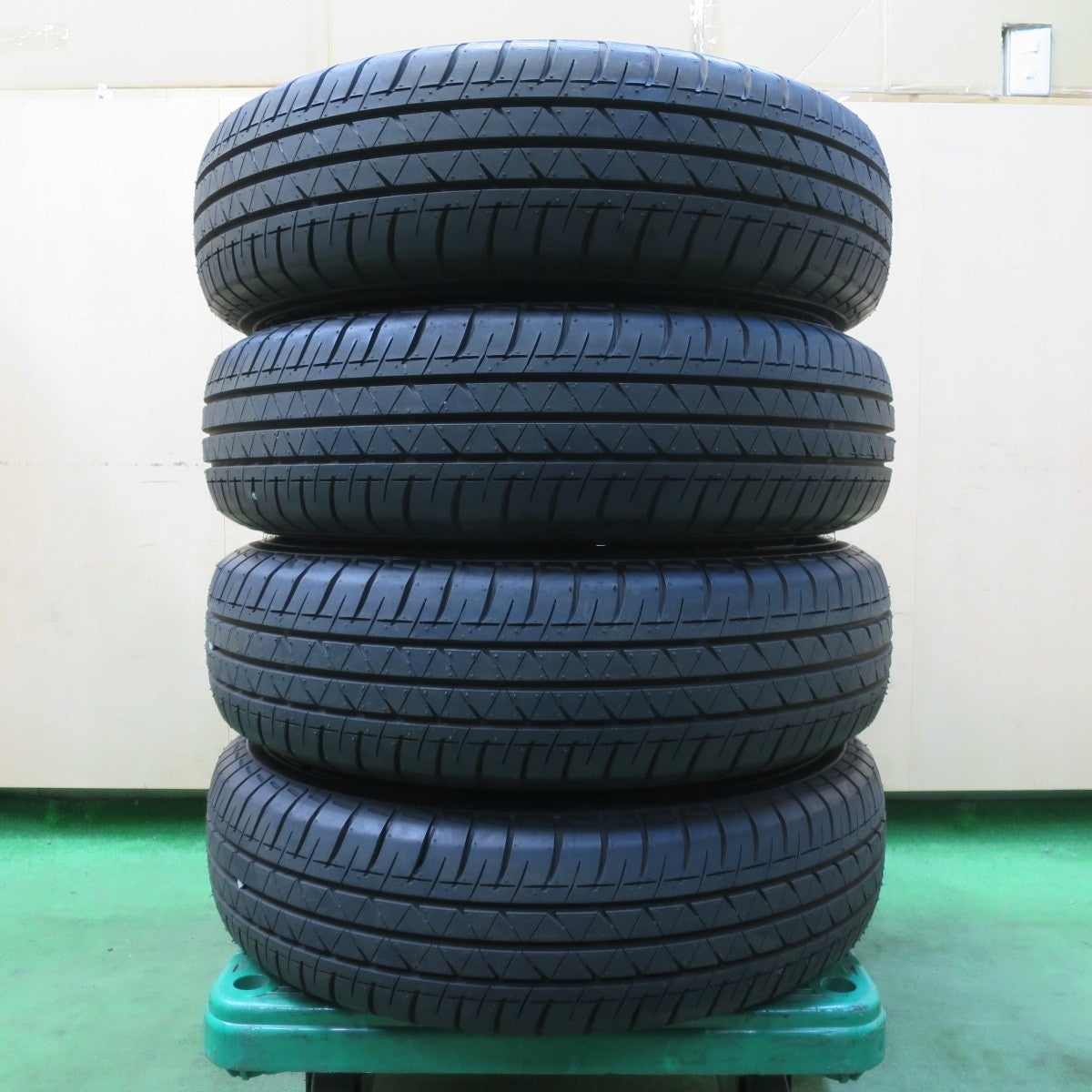 新車外し 24年★日産 キャラバン 純正 スチール 195/80R15 107/105Q ヨコハマ BluEarth-Van RY55 PCD139.7/6H★5040403イノ