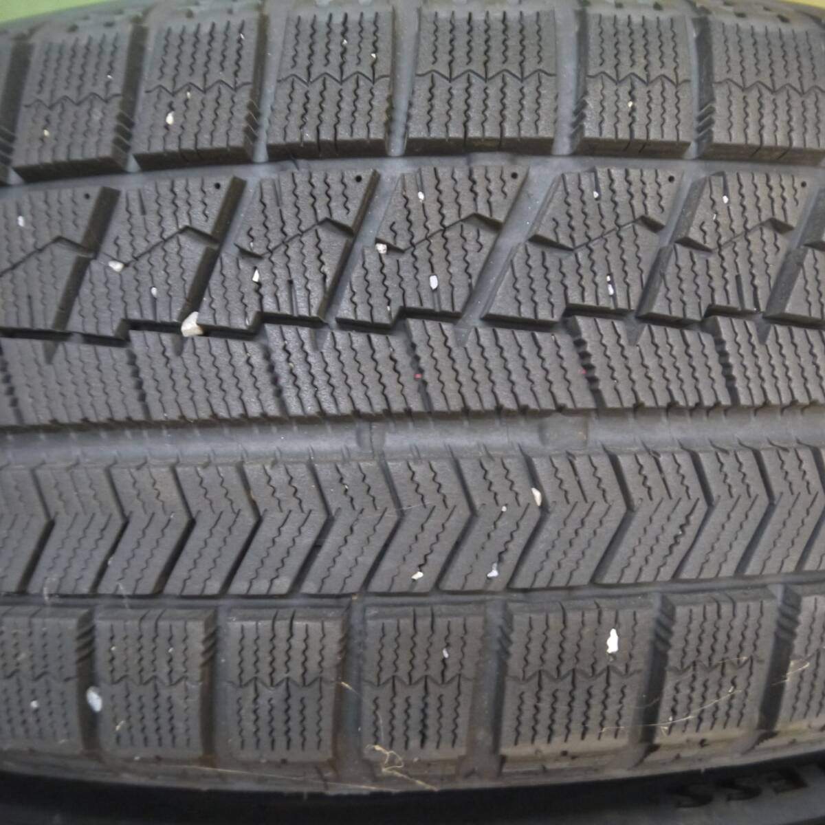 バリ溝!9.5分★★Leonis AS スタッドレス 215/60R17 ブリヂストン ブリザック VRX レオニス 17インチ PCD114.3/5H★4020713Hス