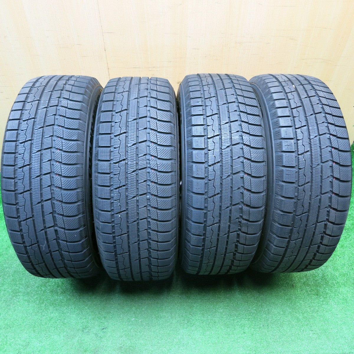 バリ溝!23年!キレイ!ほぼ10分★スタッドレス 235/60R18 トーヨー ウインター トランパス TX AMD 社外 アルミ 18インチ PCD114.3/5H★5103003HAス