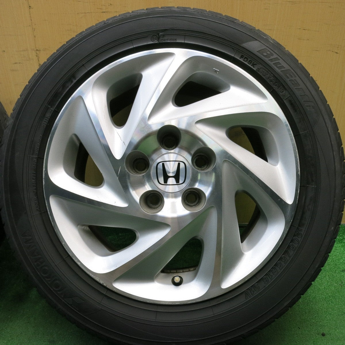 バリ溝!8.5分★ホンダ エディックス 純正 205/55R16 ヨコハマ ブルーアース AE01 16インチ PCD114.3/5H★5061603AKノ