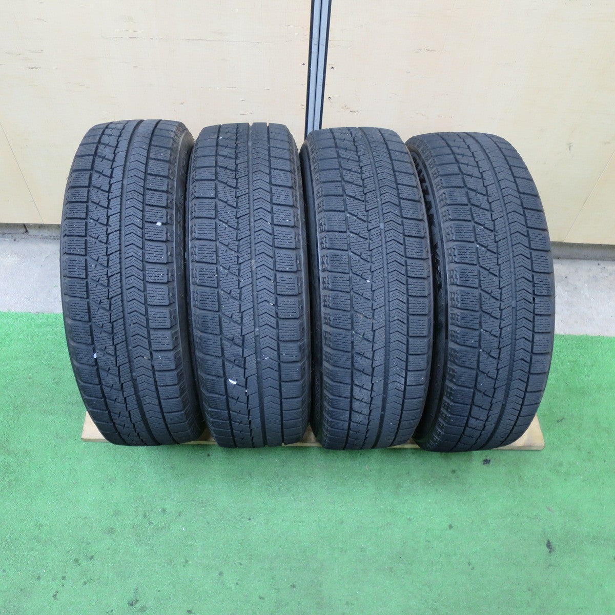 キレイ★スタッドレス 165/65R14 ブリヂストン ブリザック VRX TIRO ティーロ 14インチ PCD100/4H★5060603TTス
