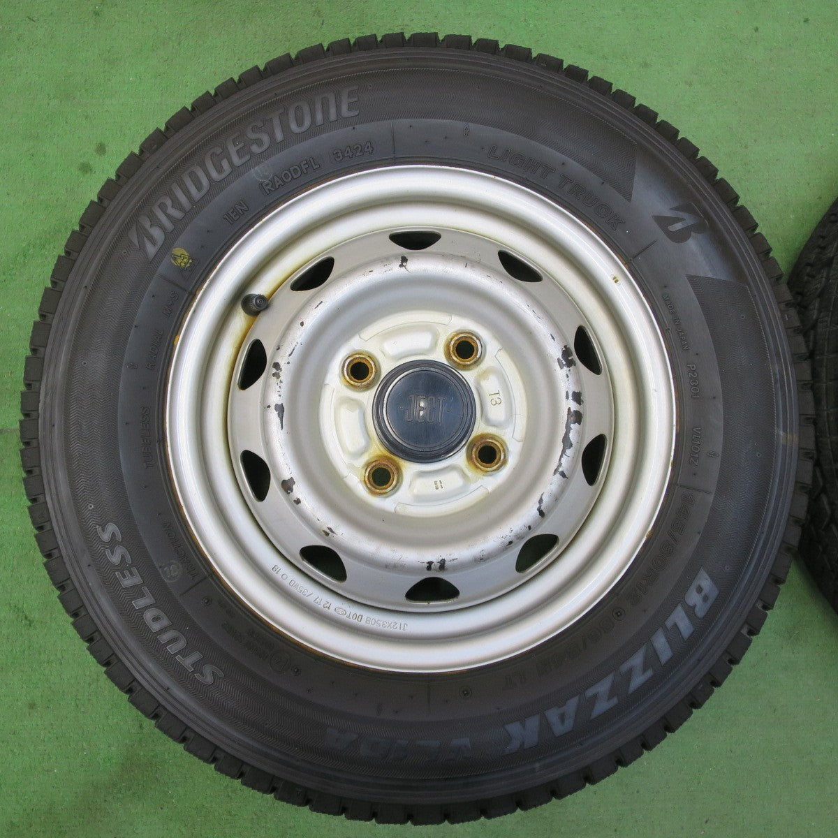 バリ溝!24年!9.5分★スタッドレス 145/80R12 86/84N ブリヂストン ブリザック VL10A スチール ホイール 12インチ PCD100/4H★5051201イス