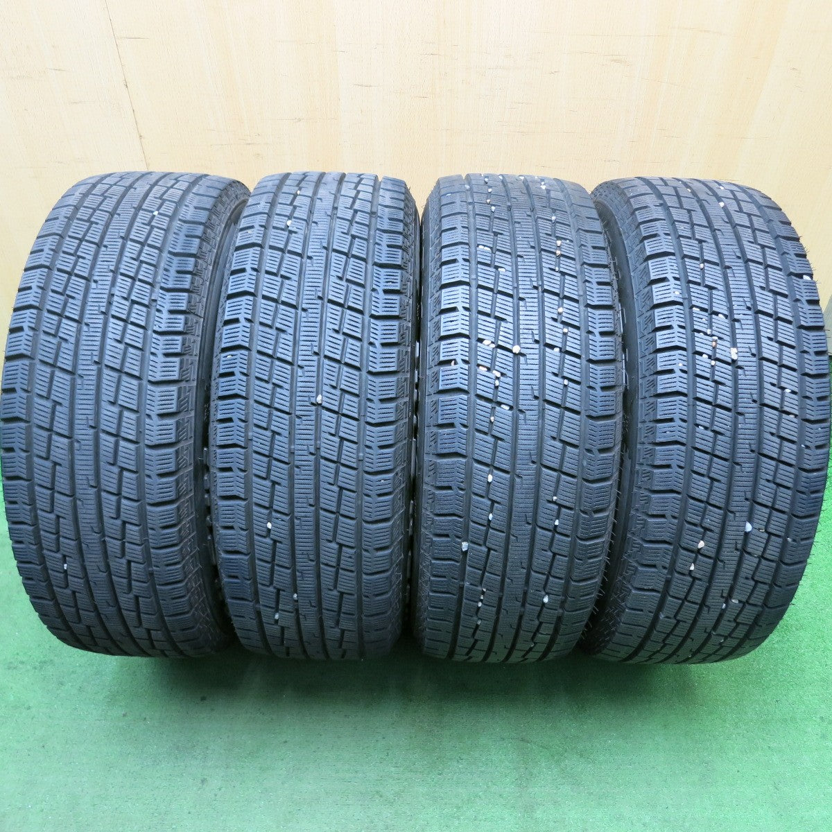 バリ溝!21年!キレイ!9.5分★プジョー 208 等 EUROTECH GAYA SOLI 215/65R16 スタッドレス グリップマックス グリップアイスX SUV ホワイトレター ユーロテック ガヤ ソリ PCD108/4H★5062902HAス