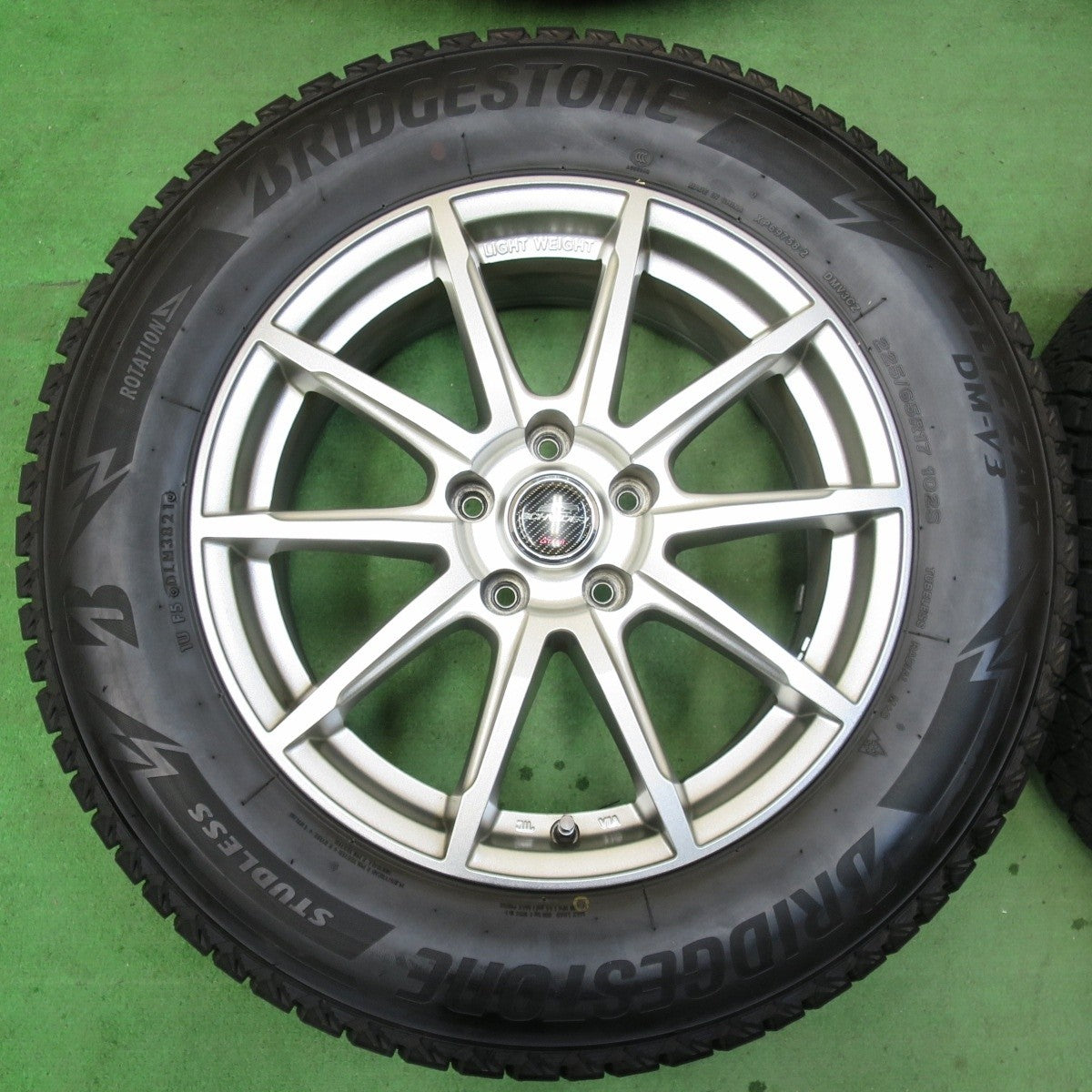 バリ溝!21年!キレイ!9.5分★スタッドレス 225/65R17 ブリヂストン ブリザック DM-V3 SCHNEIDER シュナイダー 17インチ PCD114.3/5H★5012006イス