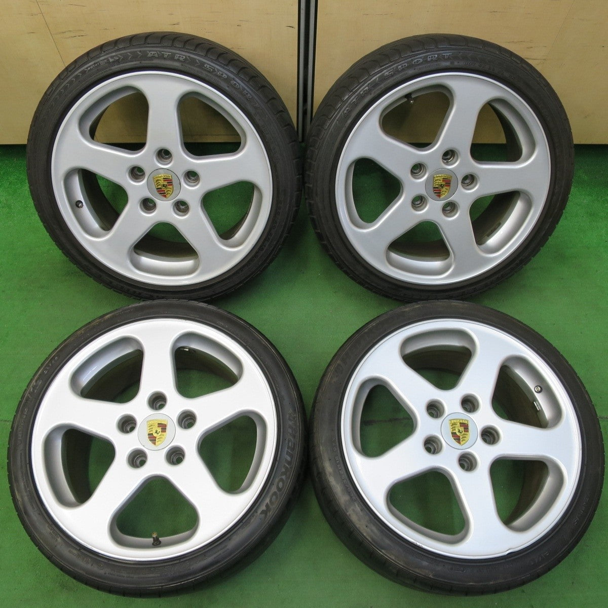4本価格★ポルシェ等 O・Z RUF 235/40R18 265/35R18 ATR SPORT アキレス ハンコック ベンタス V12 evo PCD130/5H★4112701イノ