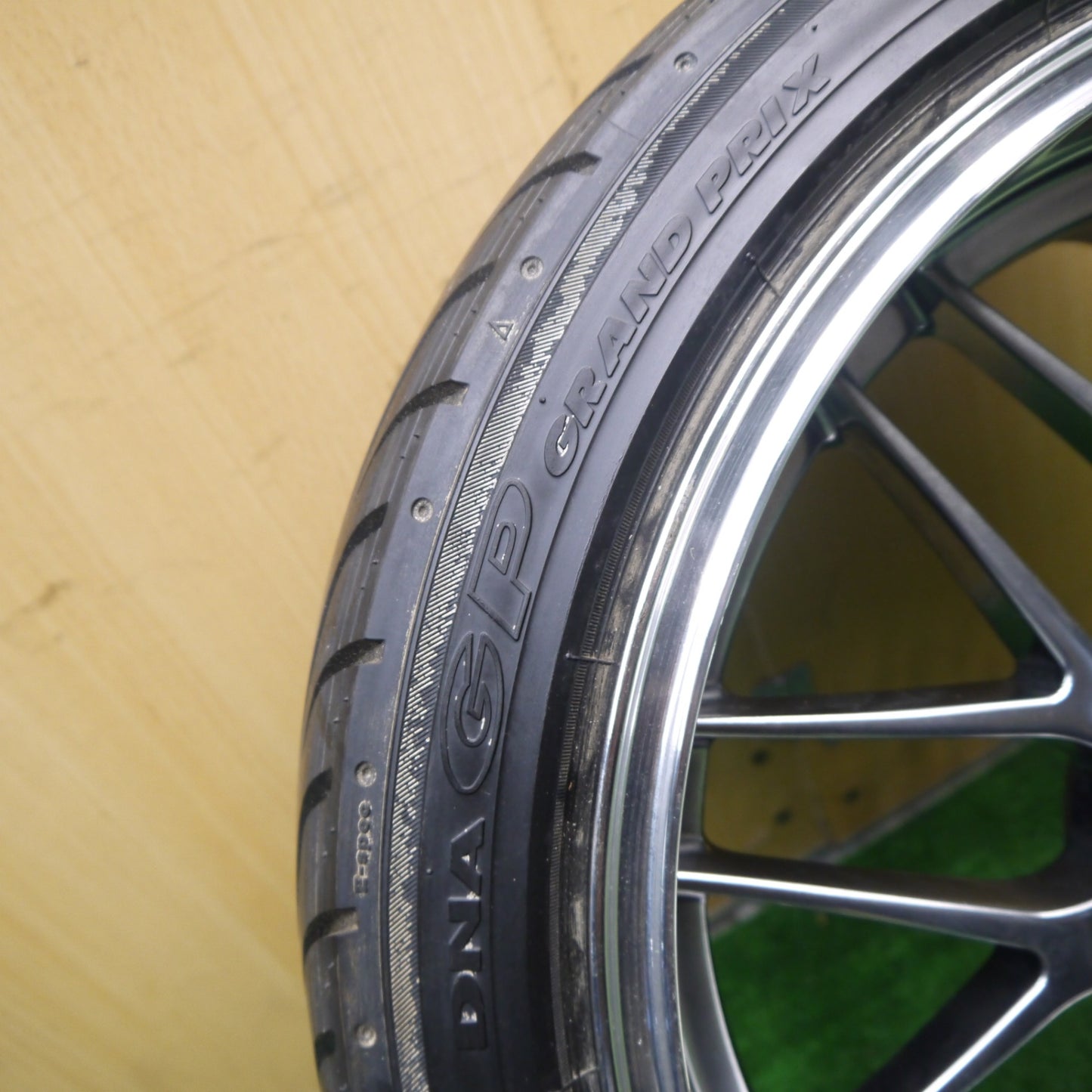 バリ溝!キレイ!9.5分!1本★235/40R18 Stern シュテルン ヨコハマ DNA GP GRAND PRIX 18インチ PCD114.3/5H★5052705Hノ