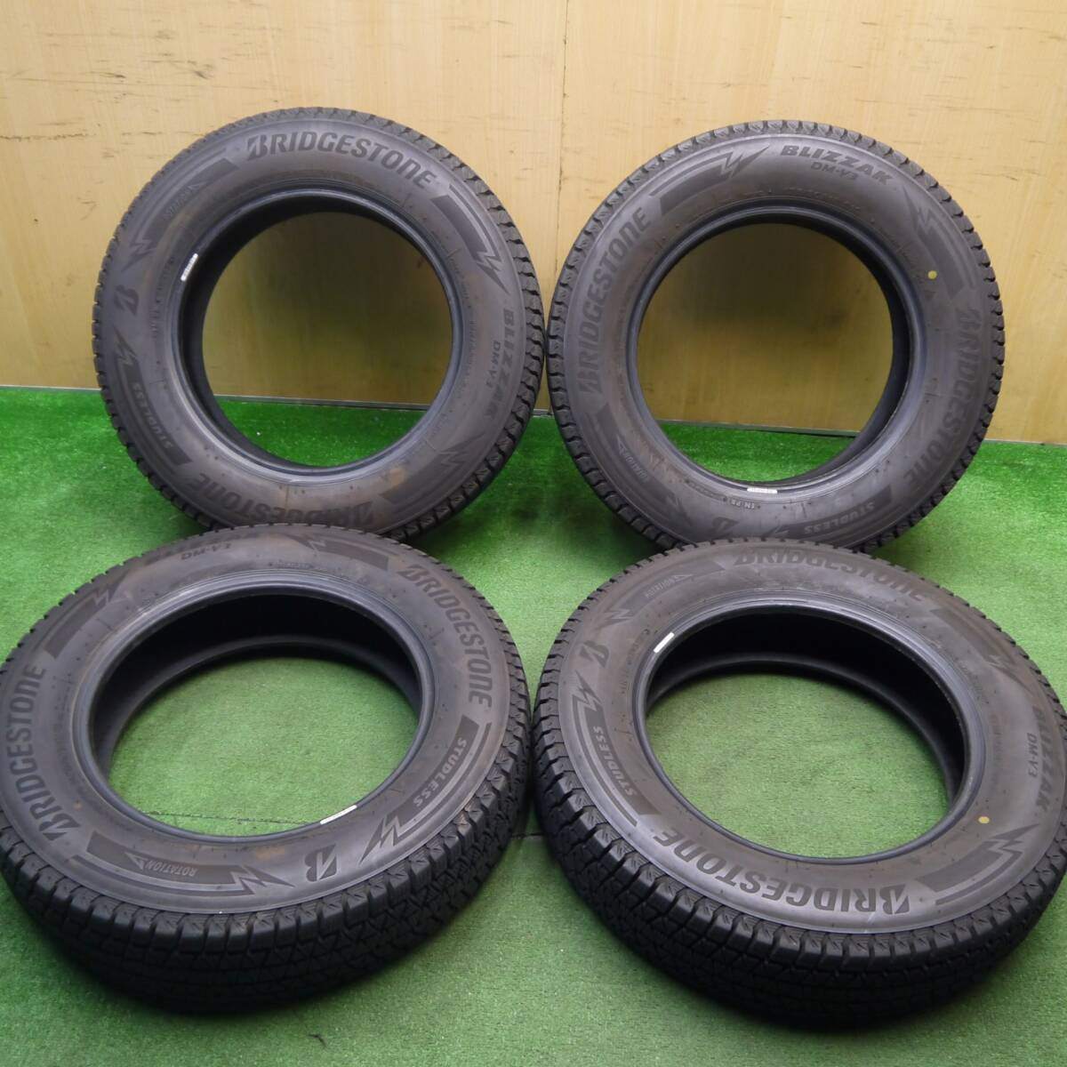 バリ溝!8.5分★ジムニー 等 175/80R16 スタッドレス ブリヂストン ブリザック DM-V3 タイヤ 16インチ★5032107Hスタ