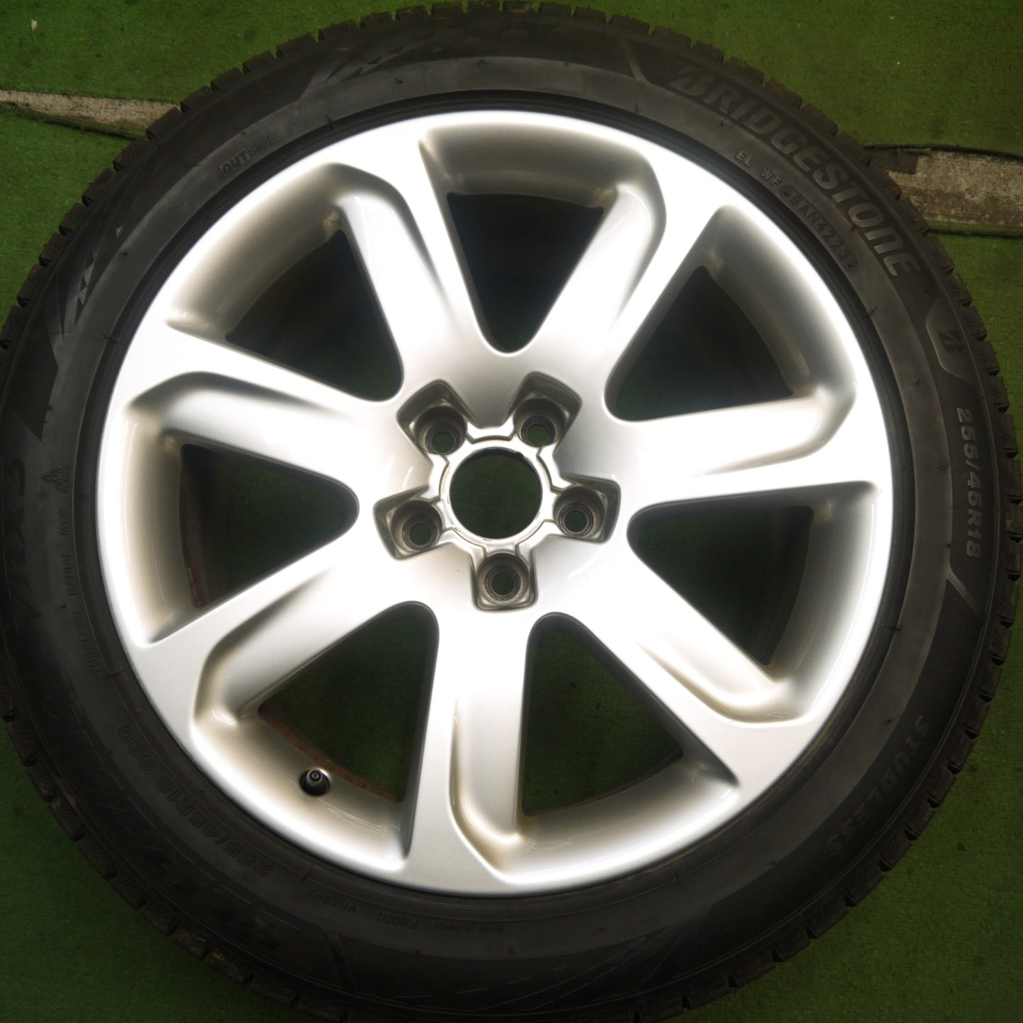 バリ溝!23年!キレイ!9分★アウディ A7 4G 純正 255/45R18 スタッドレス ブリヂストン ブリザック VRX3 18インチ PCD112/5H★5072301Hス