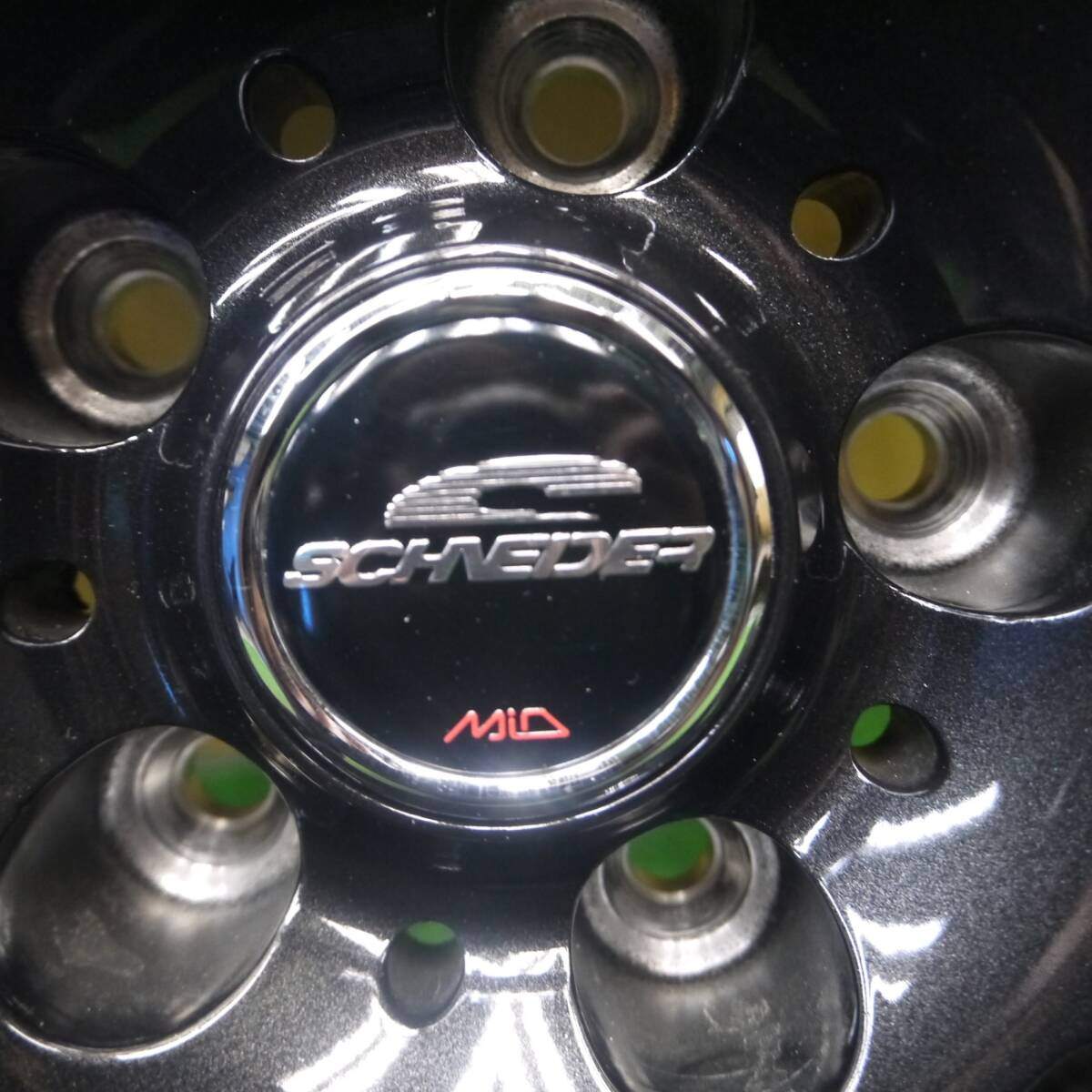 超バリ溝!キレイ!ほぼ10分★スタッドレス 215/60R17 グッドイヤー アイスナビ6 SCHNEIDER MiD シュナイダー 17インチ PCD114.3/5H★5021905Hス