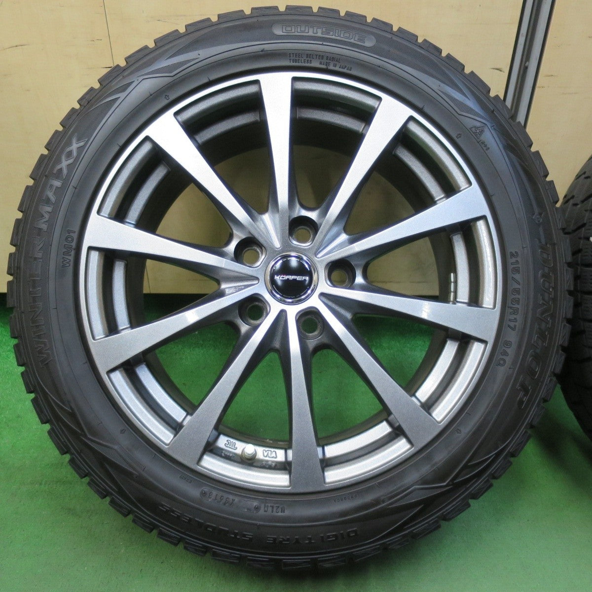 キレイ★スタッドレス 215/55R17 ダンロップ ウインターマックス WM01 KORPER ケルパー 17インチ PCD114.3/5H★5032209イス