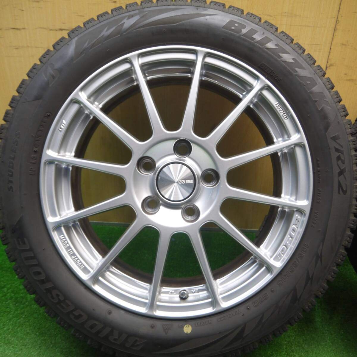 バリ溝!キレイ!9.5分★MINI 等 195/55R16 スタッドレス ブリヂストン ブリザック VRX2 ENKEI PF03 エンケイ 16インチ PCD112/5H★5012109Hス