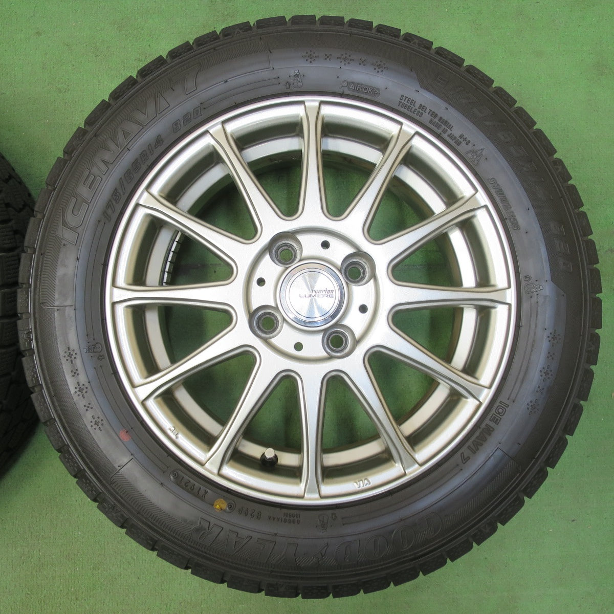 バリ溝!21年!キレイ!8.5分★スタッドレス 175/65R14 グッドイヤー アイスナビ7 ravrion LUMIERE ラブリオン 14インチ PCD100/4H★5050808イス