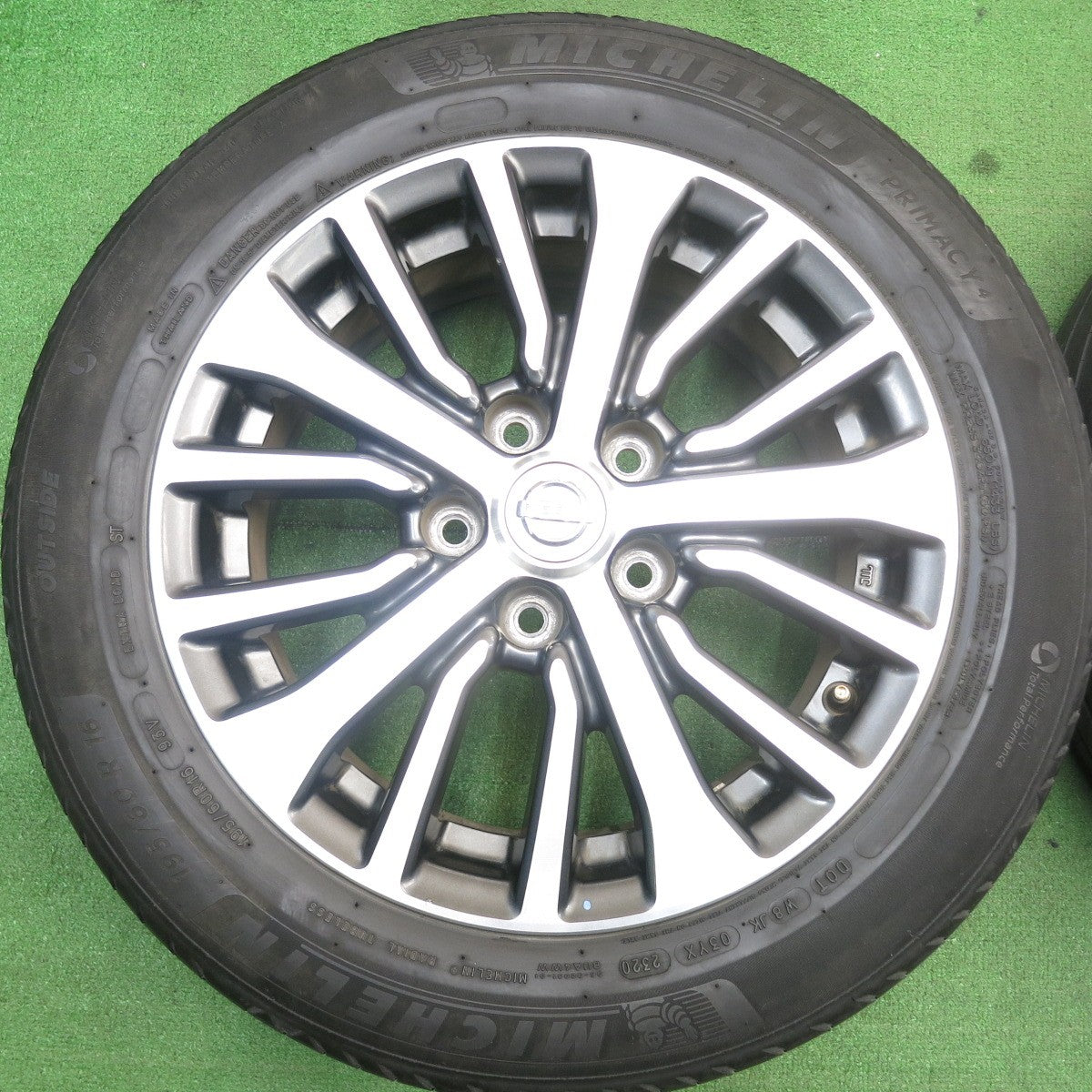 4本価格★日産 C26 セレナ 純正 195/60R16 ミシュラン プライマシー4 16インチ PCD114.3/5H★5051610AKノ