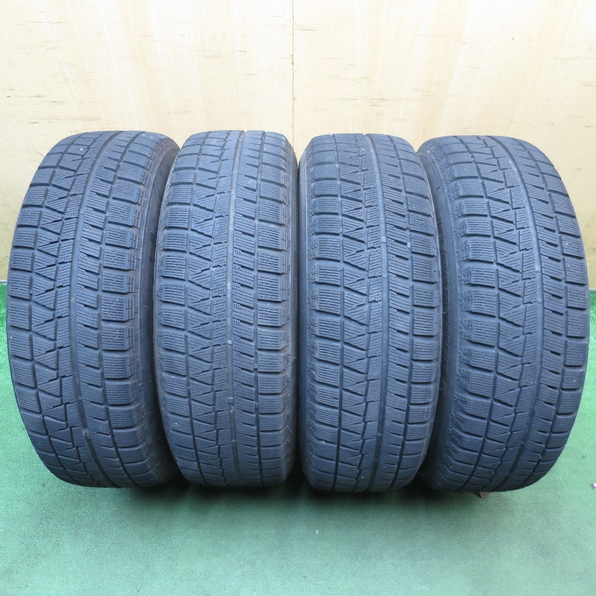 バリ溝!23年!キレイ!8.5分◎スタッドレス 215/65R16 ブリヂストン アイスパートナー SCHNEIDER シュナイダー 16インチ PCD114.3/5H◎6100603NJス