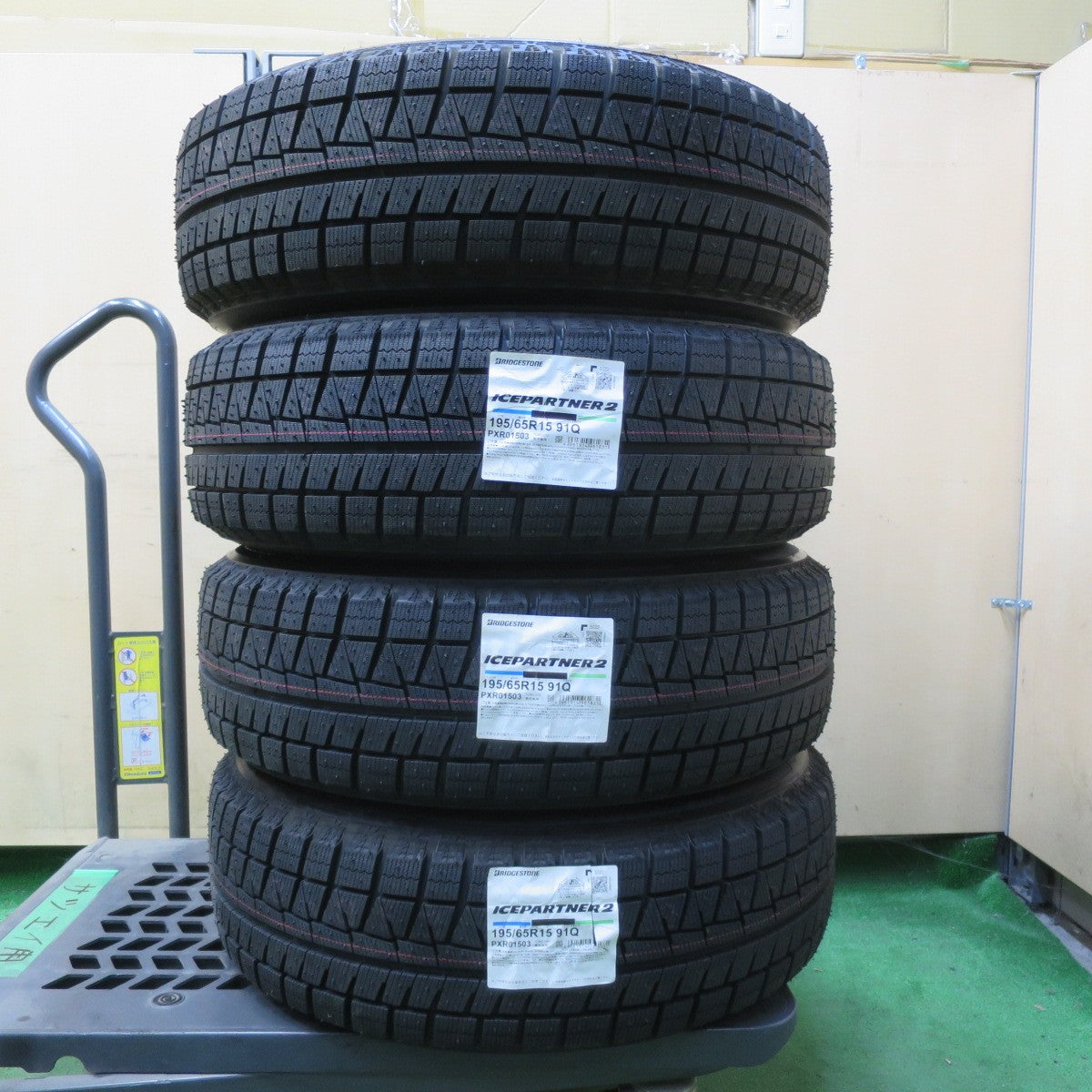 未使用!22年★トヨタ カローラ ツーリング 純正 スチール 195/65R15 スタッドレス ブリヂストン アイスパートナー2 15インチ PCD100/5H★5072802イス