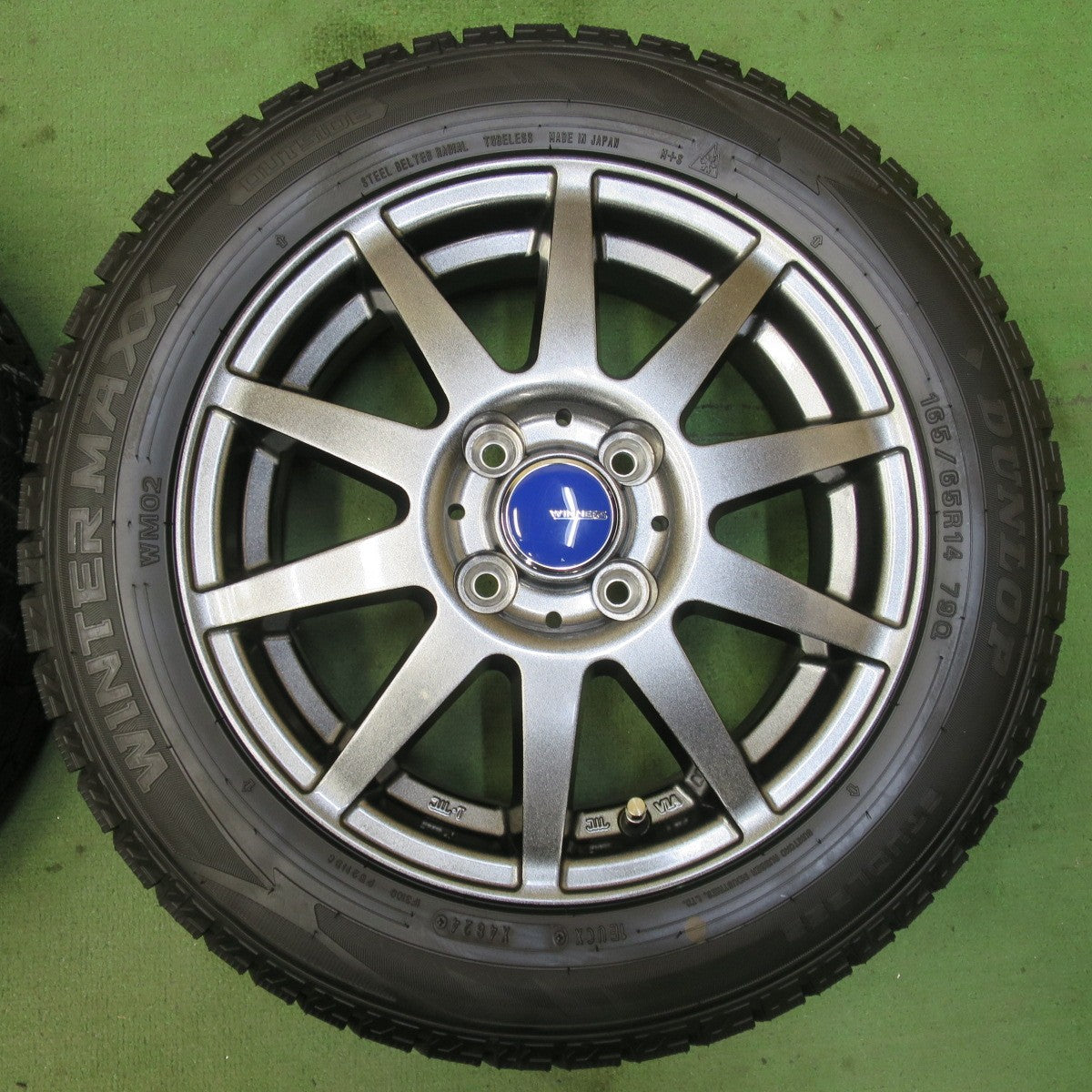 バリ溝!24年!キレイ!ほぼ10分★スタッドレス 165/65R14 ダンロップ ウインターマックス WM02 WINNERS ウィナーズ タンク ルーミー パッソ 等 PCD100/4H★5092901イス