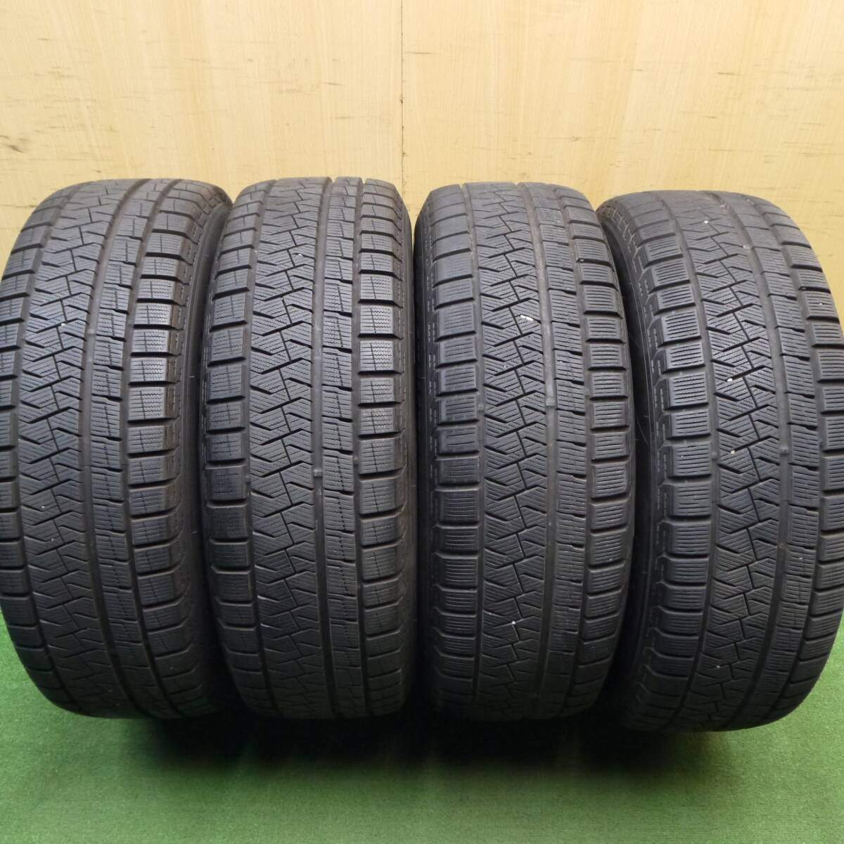 バリ溝!キレイ!8.5分★フォレスター 等 225/60R17 スタッドレス ピレリ アイスアシンメトリコ プラス LAUFBAHN ラウフバーン 17インチ PCD100/5H★5031203Hス